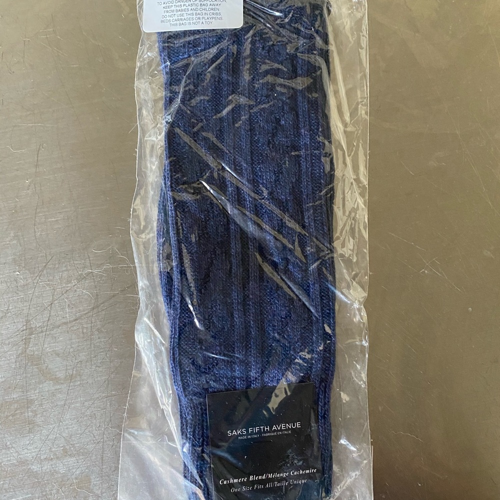 Marcoliani Ribbed Cashmere socks / Men’s - Navy - Picture 8 of 8